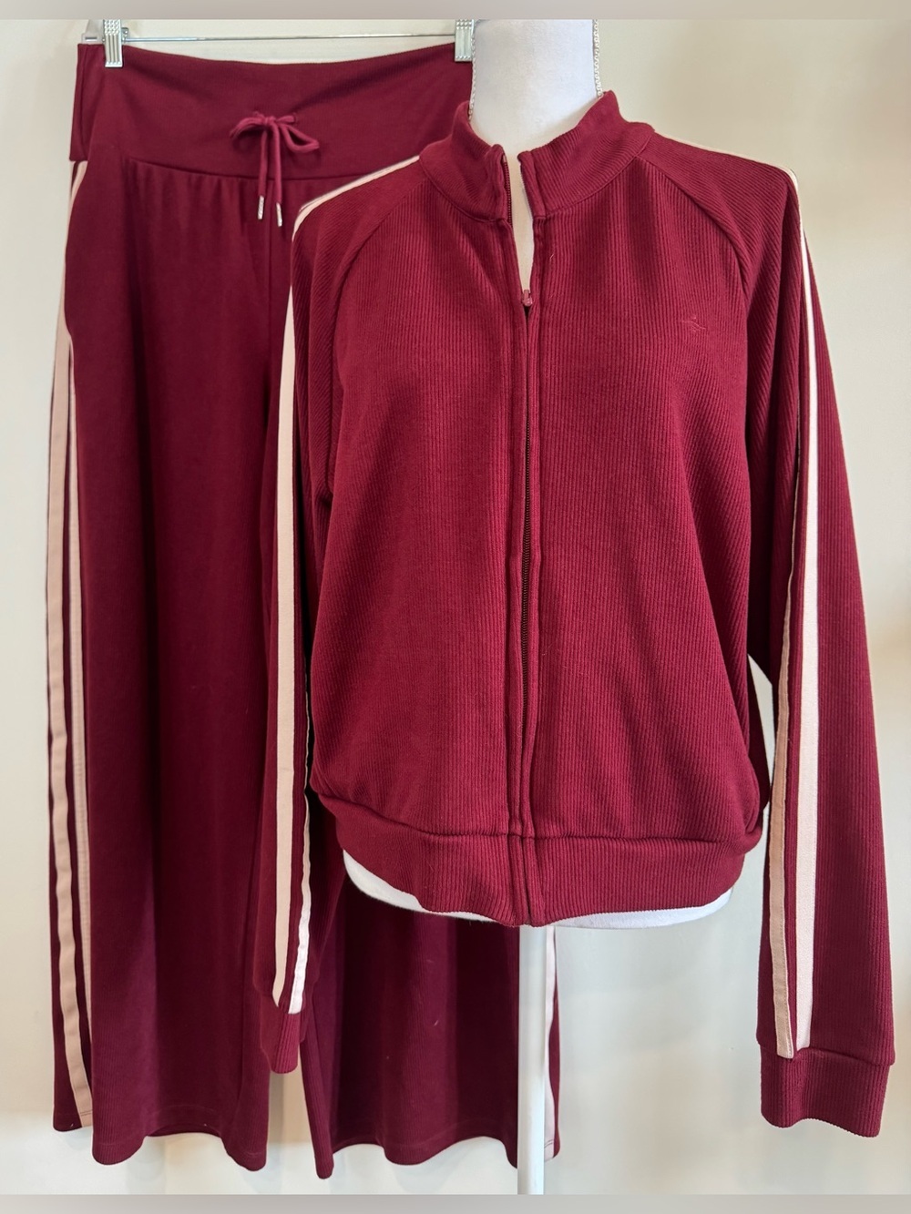 Halara Ribbed Wide‑Leg Track Suit Burgundy with White Side Stripes Size XL